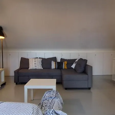 Apartment At Your Feet *