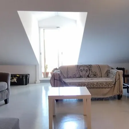 Apartment At Your Feet *